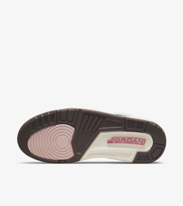 Women's Air Jordan 3 Dark Mocha - Image 2