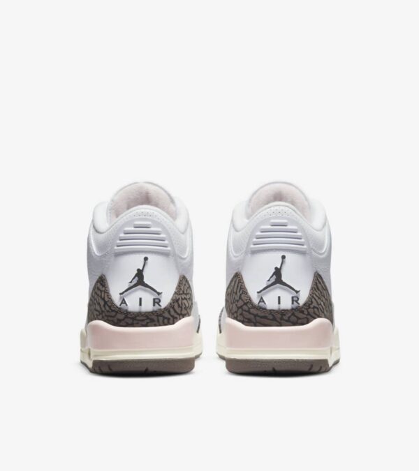 Women's Air Jordan 3 Dark Mocha - Image 5