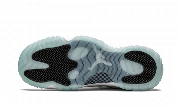Air Jordan 11 Retro GS "Legend Blue" - Image 5