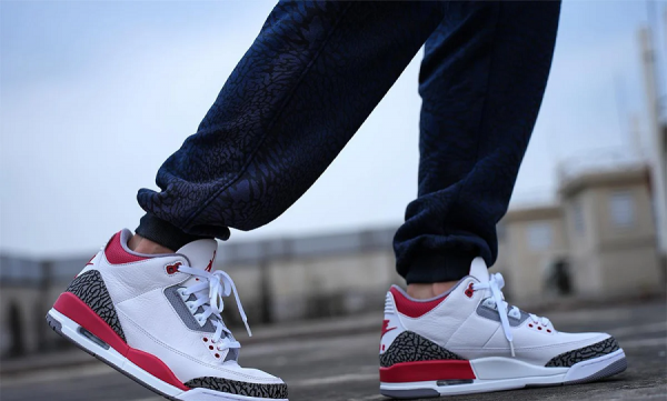 Jordan 3 Retro Fire Red (2022) - Image 5